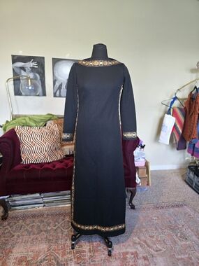 Women's Black Vintage Long Sleeve Embellished Maxi Dress